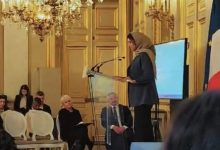 ايمان حميد الفائزة بجائزة