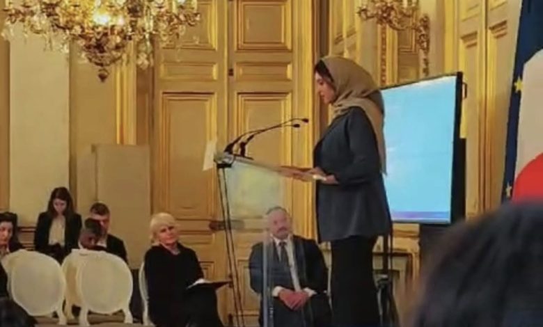 ايمان حميد الفائزة بجائزة